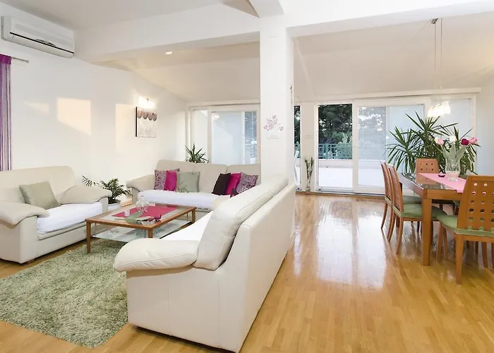 Urban * מאקרסקה